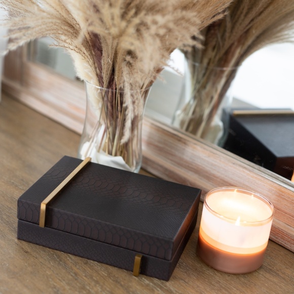 Large Snake print faux leather jewelry box with attached lid - 1 piece - Picture 2 of 6